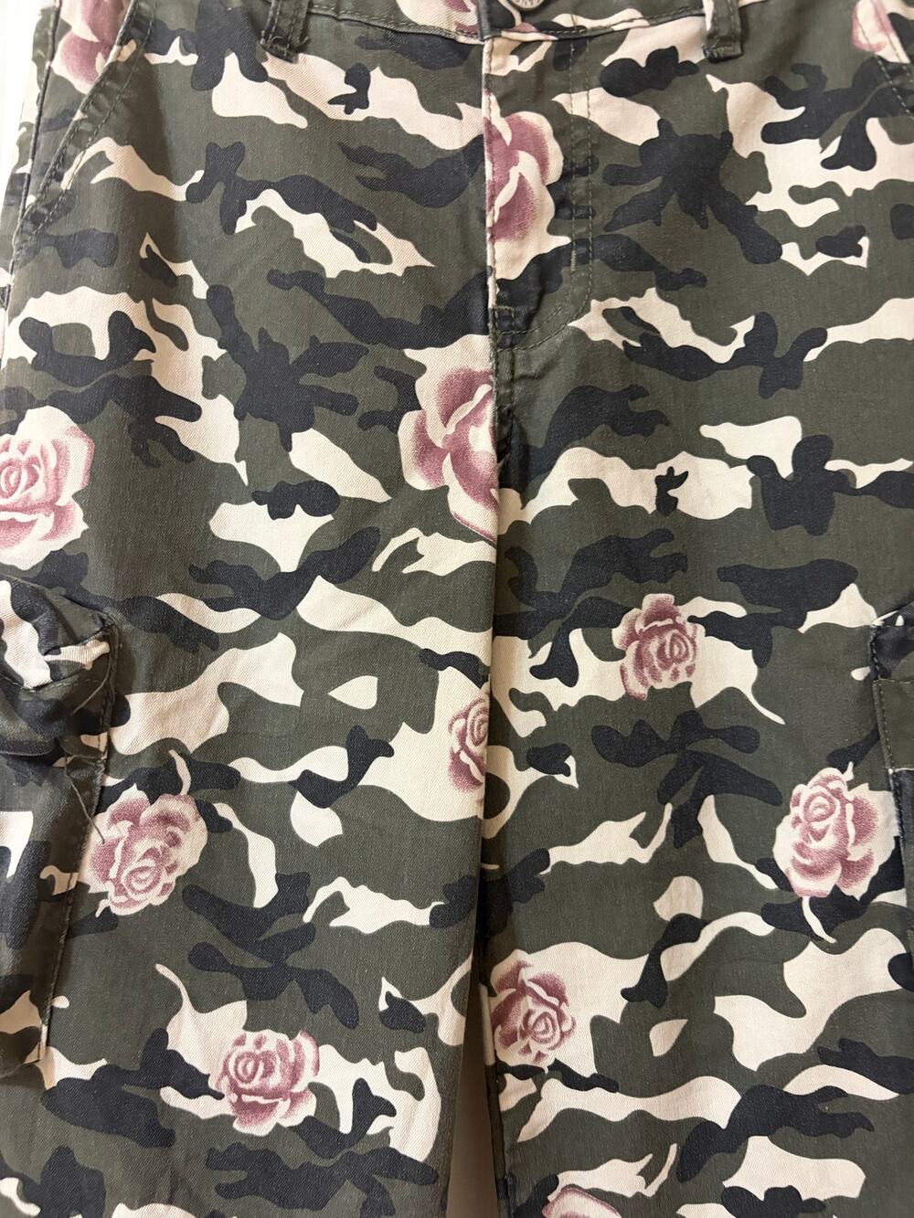 VIP Jeans Floral Camo Cargo Pants Women’s 3/26 Y2K Wide Leg Rose Print Pockets